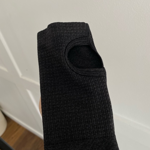 SOLD - Gymshark Vital Seamless Shrug/Cover - Picture 6 of 6